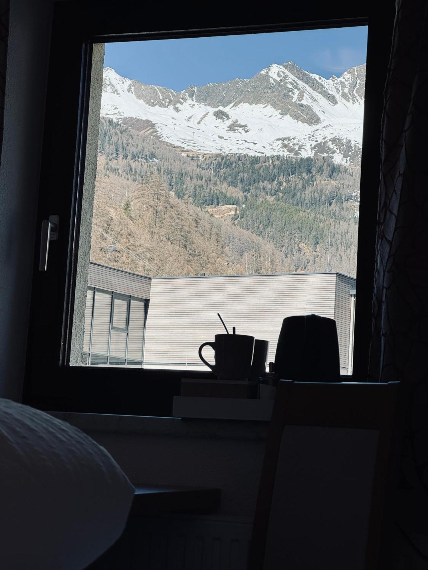 Haus Felsneck Acomodação com café da manhã Sölden Exterior foto